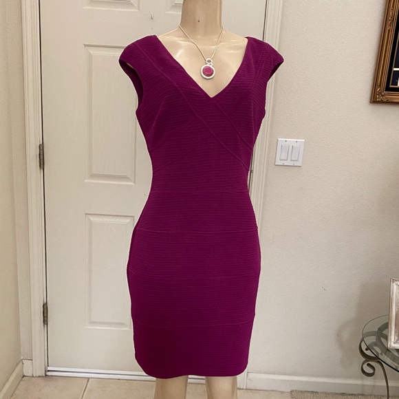 “AMERICAN GIRL” 💜 Super Sexy & Chic Purple Dress - Picture 5 of 16